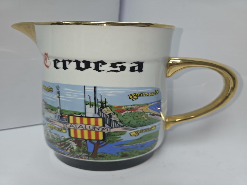 Jarra grande +6 tazas  a juego (cataluña)